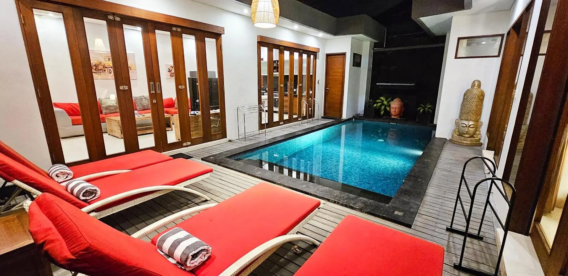 Villa Double Six Seminyak  0*, Seminyak (Bali)
